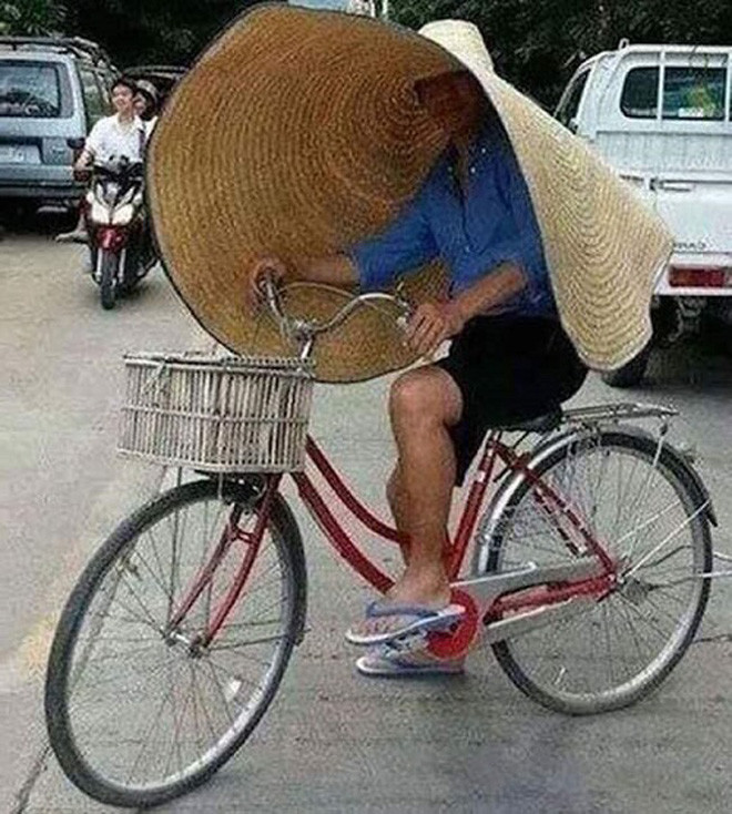 Mặc gì ra đường giữa tiết trời nắng 40 độ?