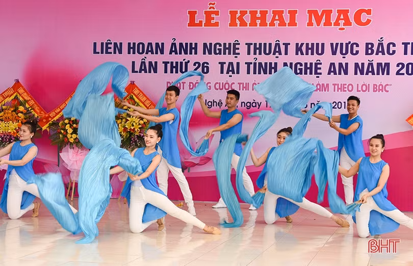 Khai mạc Liên hoan Ảnh nghệ thuật Bắc Trung Bộ lần thứ 26