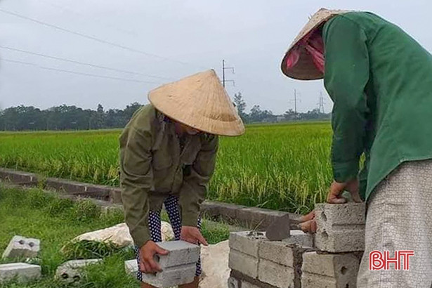 Hương Sơn xây dựng hàng trăm bể chứa gom rác thải nhựa