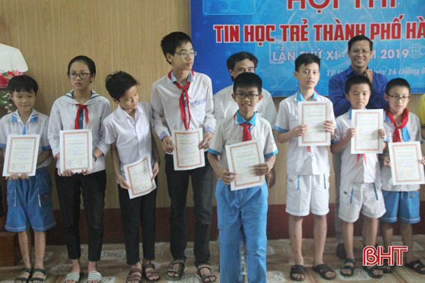 53 thí sinh tranh tài Hội thi Tin học trẻ TP Hà Tĩnh lần thứ XI