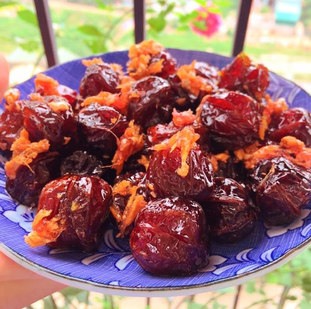 Đang mùa mận, tranh thủ làm ô mai mận xào gừng dẻo thơm ngon mê ly