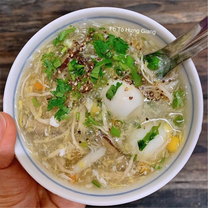 Bữa sáng làm súp gà ngô ghẹ sóng sánh thơm phức