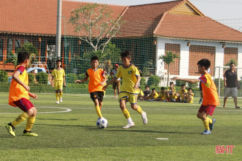 Nhi đồng Hà Tĩnh thua đậm nhi đồng SLNA trước thềm Cúp Milo