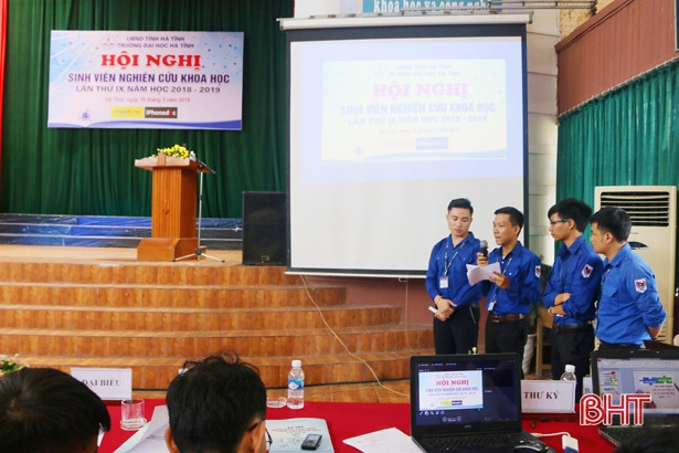 Tạo đà để sinh viên Đại học Hà Tĩnh đam mê nghiên cứu khoa học