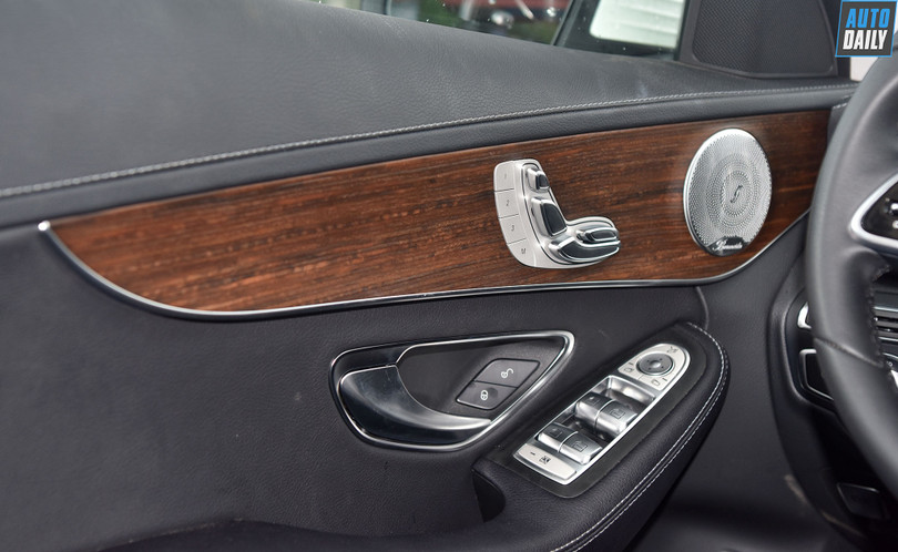 Đánh giá Mercedes-Benz C200 Exclusive 2019 giá 1,709 tỷ đồng