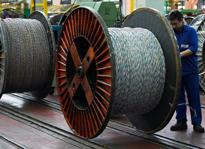 Elon Musk muốn giết chết cáp quang và thay bằng lưới Internet