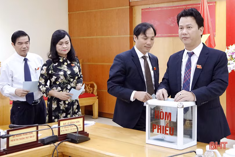 Bí thư Huyện ủy Lộc Hà được bầu giữ chức Phó Chủ tịch HĐND tỉnh Hà Tĩnh khóa XVII