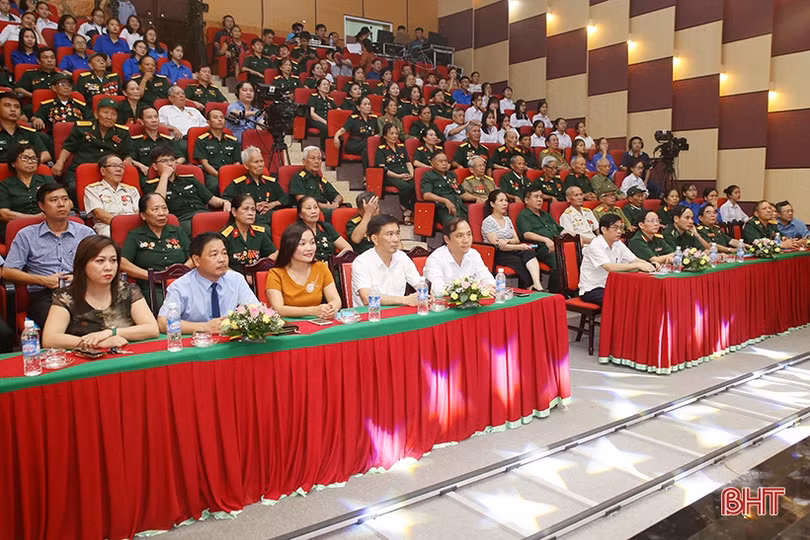 Khí thế hào hùng trong chương trình “Hà Tĩnh với con đường huyền thoại”