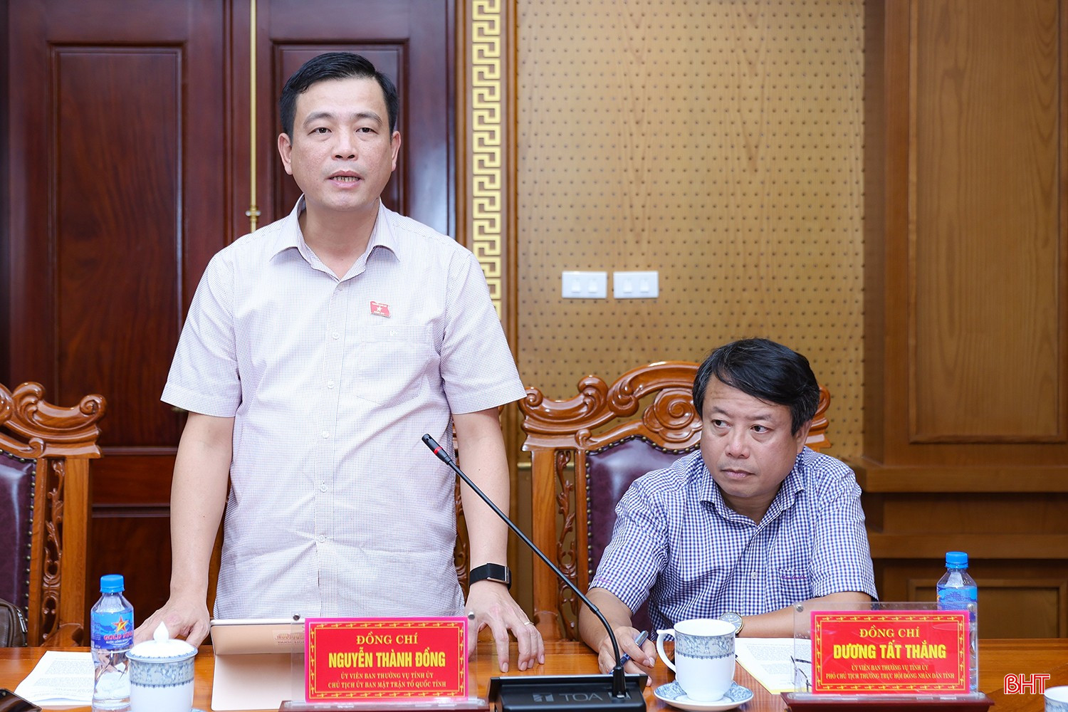 Đồng chí Nguyễn Thành Đồng - Ủy viên BTV Tỉnh ủy, Chủ tịch Ủy ban MTTQ tỉnh phát biểu tại cuộc họp.