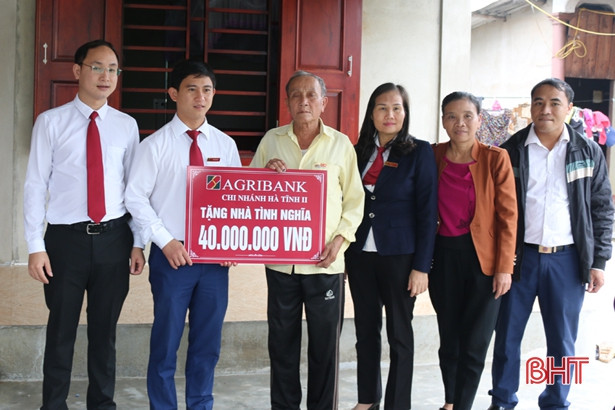 Agribank Hà Tĩnh II bàn giao nhà tình nghĩa cho hộ nghèo
