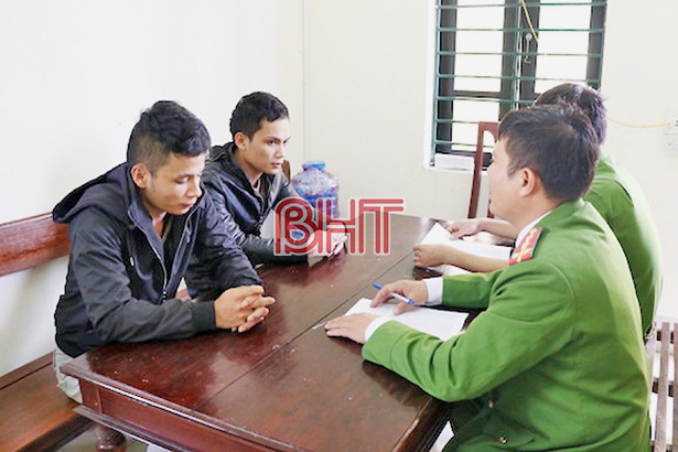 Cùng anh ruột trộm hàng trăm con chó về bán cho... mẹ vợ!