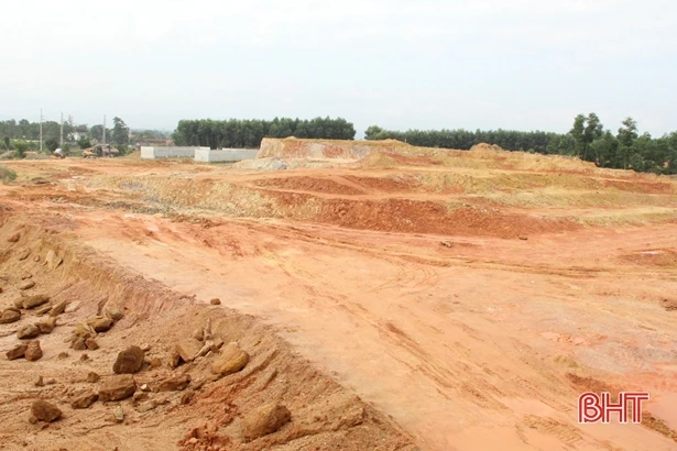 Nhức nhối nạn đất lậu, cát “tặc” ở Hương Khê ...