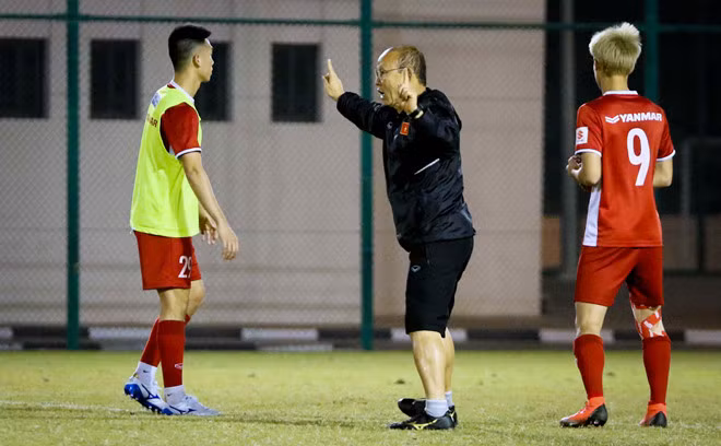 Tuyển Việt Nam củng cố hàng thủ tại Asian Cup 2019