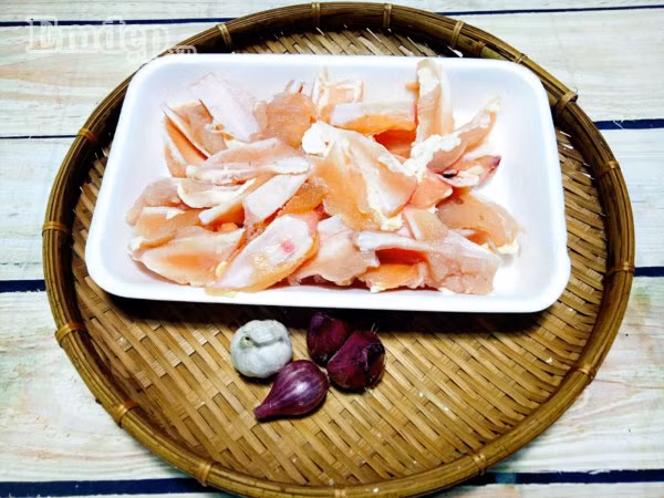 “Chảy nước miếng” với sụn gà rim nước mắm cay cay tuyệt ngon