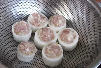 Củ cải nhồi thịt nóng hổi “vừa thổi vừa ăn” cho ngày mưa