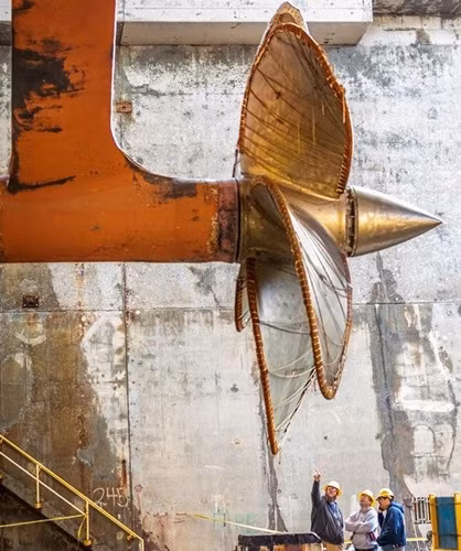 Cận cảnh tàu sân bay Nimitz của hải quân Mỹ được tu sửa trong xưởng