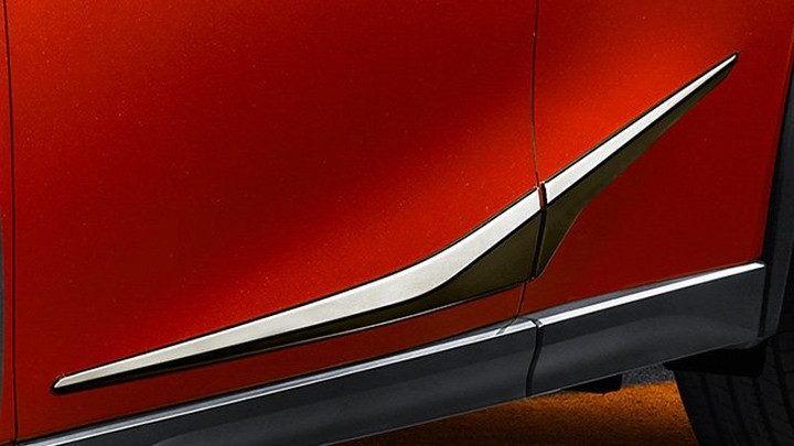 Lexus UX thêm phần ấn tượng với phụ kiện của Modellista