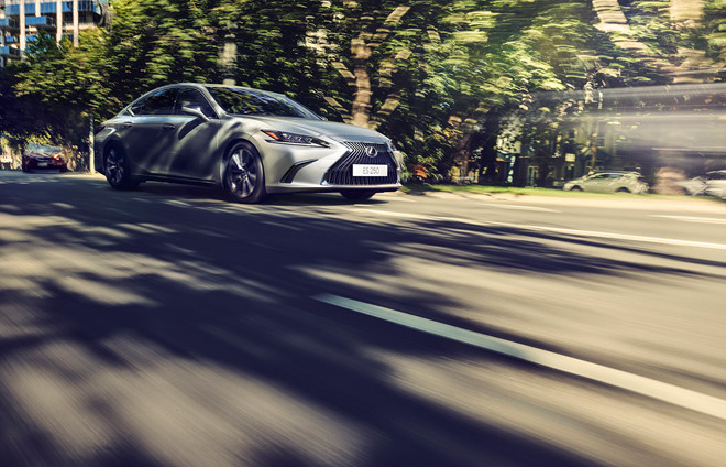 Lexus ES 250 sắp bán tại VN, giá 2,5 tỷ đồng hình ảnh 2  Lexus ES 250 sắp bán tại VN, giá 2,5 tỷ đồng
