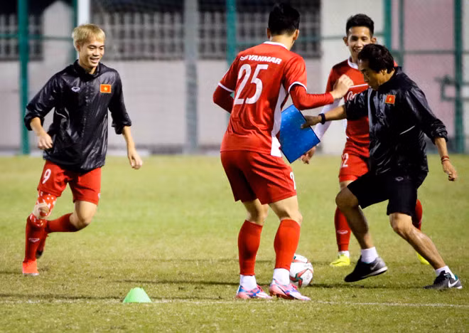 Tuyển Việt Nam củng cố hàng thủ tại Asian Cup 2019