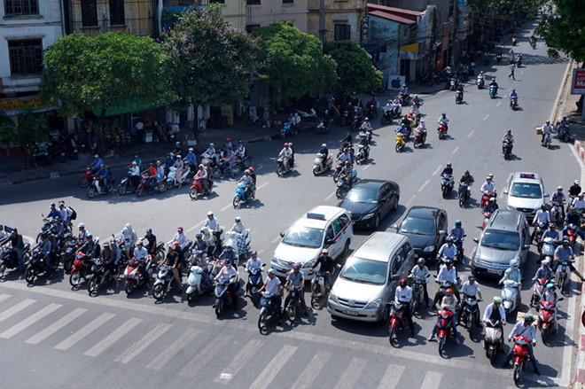 Những mẹo giúp tiết kiệm xăng khi đi xe máy