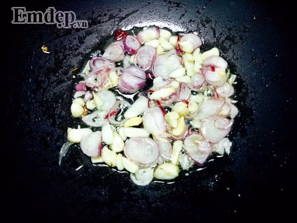 “Chảy nước miếng” với sụn gà rim nước mắm cay cay tuyệt ngon