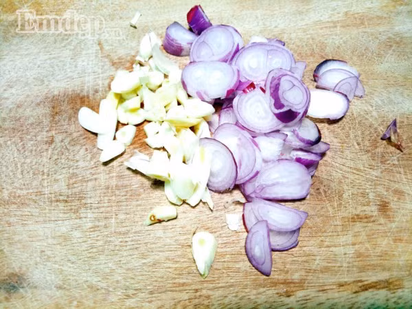 “Chảy nước miếng” với sụn gà rim nước mắm cay cay tuyệt ngon