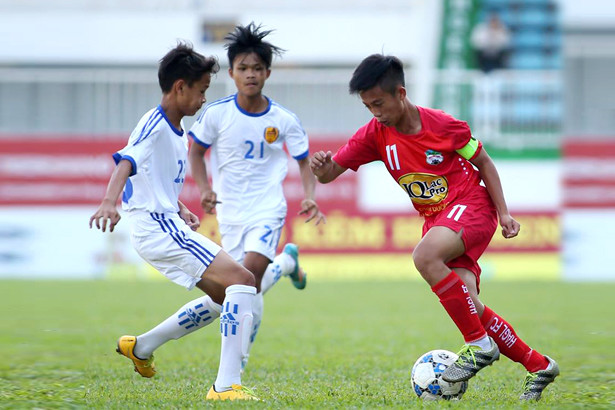 Hậu vệ từ lò PVF Phan Bá Hoàng khoác áo CLB Hồng Lĩnh Hà Tĩnh