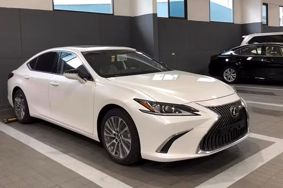 Lexus ES 250 sắp bán tại VN, giá 2,5 tỷ đồng