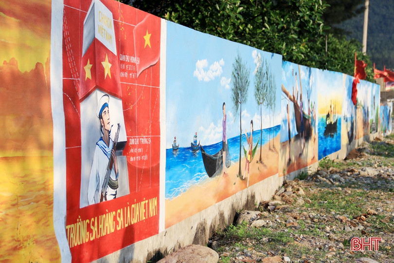 Khánh thành công trình bích họa đầu tiên ở TX Kỳ Anh