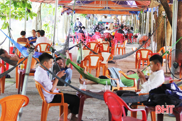 Mới đầu mùa, Hương Khê đã hứng chịu nắng nóng 40 độ C