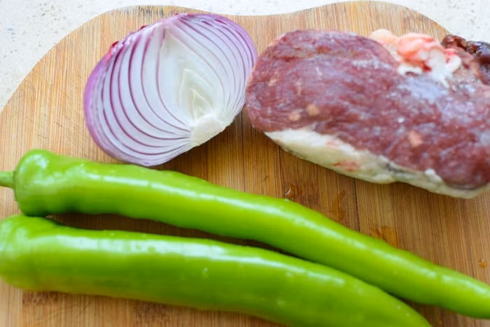 Thịt bò xào với 2 nguyên liệu này thì thơm ngon không chê được