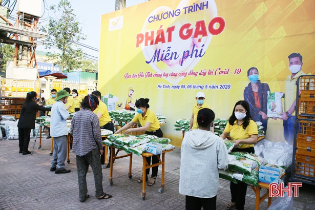 Người dân hoàn cảnh khó khăn ở TP Hà Tĩnh được hỗ trợ 10 tấn gạo
