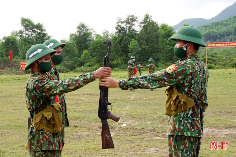 Chiến sỹ mới biên phòng tự tin vượt qua “3 tiếng nổ