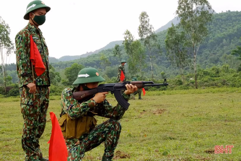 Chiến sỹ mới biên phòng tự tin vượt qua “3 tiếng nổ