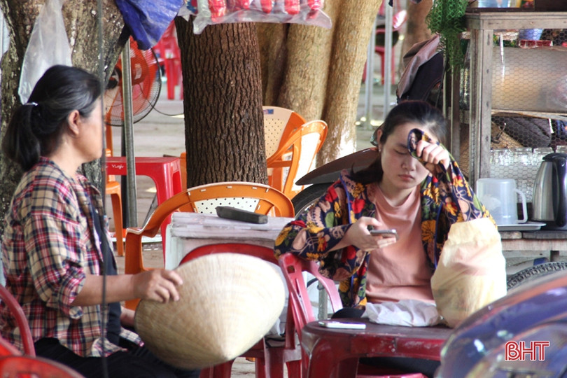 Mới đầu mùa, Hương Khê đã hứng chịu nắng nóng 40 độ C