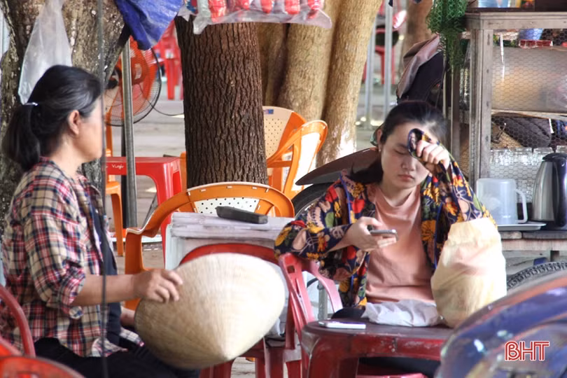 Mới đầu mùa, Hương Khê đã hứng chịu nắng nóng 40 độ C