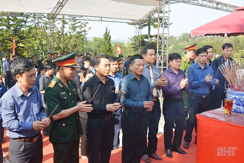Hà Tĩnh tổ chức trọng thể lễ truy điệu, an táng hài cốt liệt sỹ Việt Nam hy sinh tại Lào