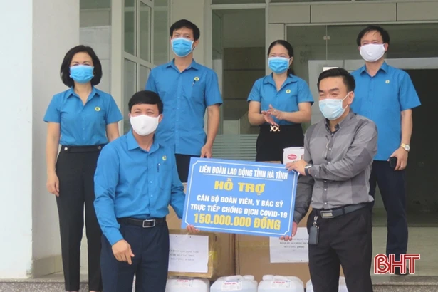 Những người “đi trước, về sau” trong cuộc chiến chống dịch ở Hà Tĩnh