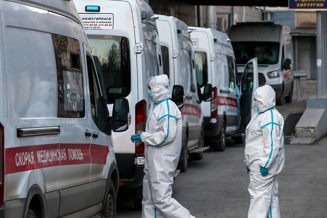 Covid-19: Nga đang theo vết xe của Mỹ