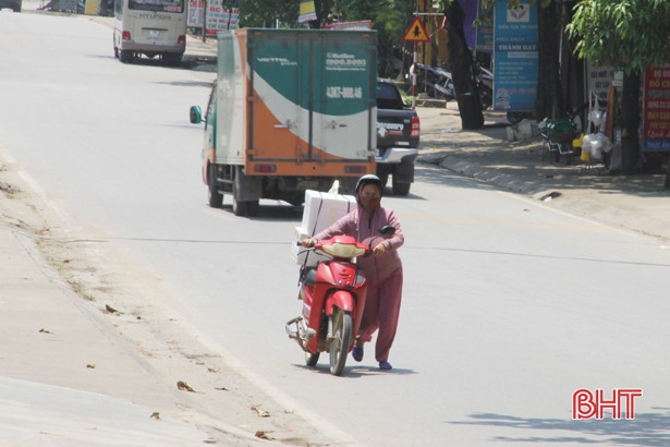 Mới đầu mùa, Hương Khê đã hứng chịu nắng nóng 40 độ C