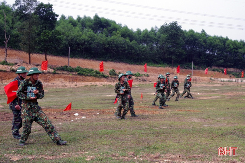 Chiến sỹ mới biên phòng tự tin vượt qua “3 tiếng nổ