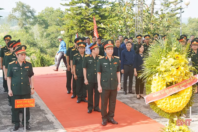 Hà Tĩnh tổ chức trọng thể lễ truy điệu, an táng hài cốt liệt sỹ Việt Nam hy sinh tại Lào