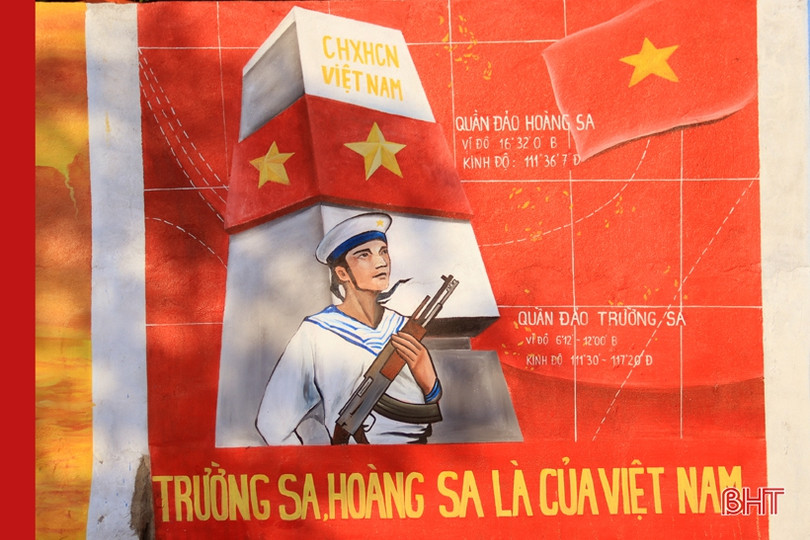 Khánh thành công trình bích họa đầu tiên ở TX Kỳ Anh