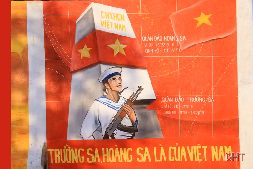 Khánh thành công trình bích họa đầu tiên ở TX Kỳ Anh