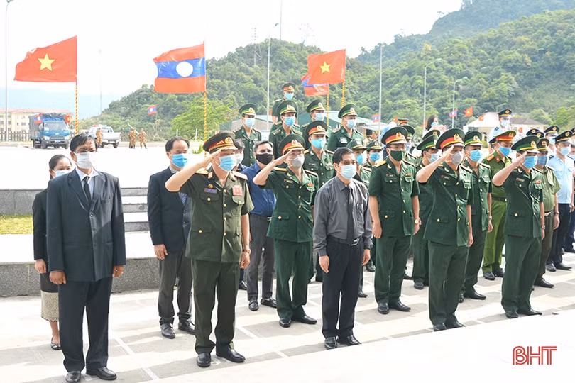 Hà Tĩnh tổ chức đón hài cốt liệt sỹ quân tình nguyện và chuyên gia Việt Nam hy sinh tại Lào về nước