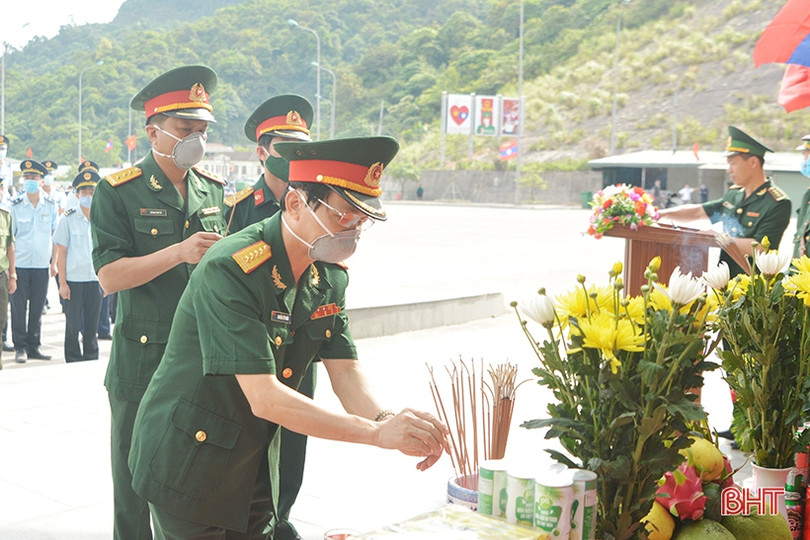 Hà Tĩnh tổ chức đón hài cốt liệt sỹ quân tình nguyện và chuyên gia Việt Nam hy sinh tại Lào về nước