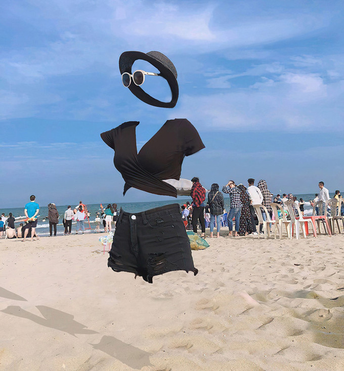 Cô gái câm nín khi nhờ photoshop “xóa bớt người”