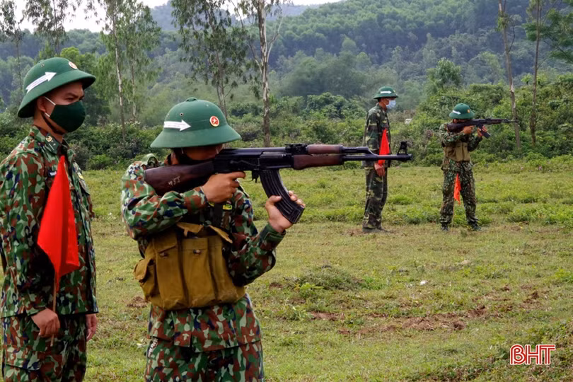 Chiến sỹ mới biên phòng tự tin vượt qua “3 tiếng nổ