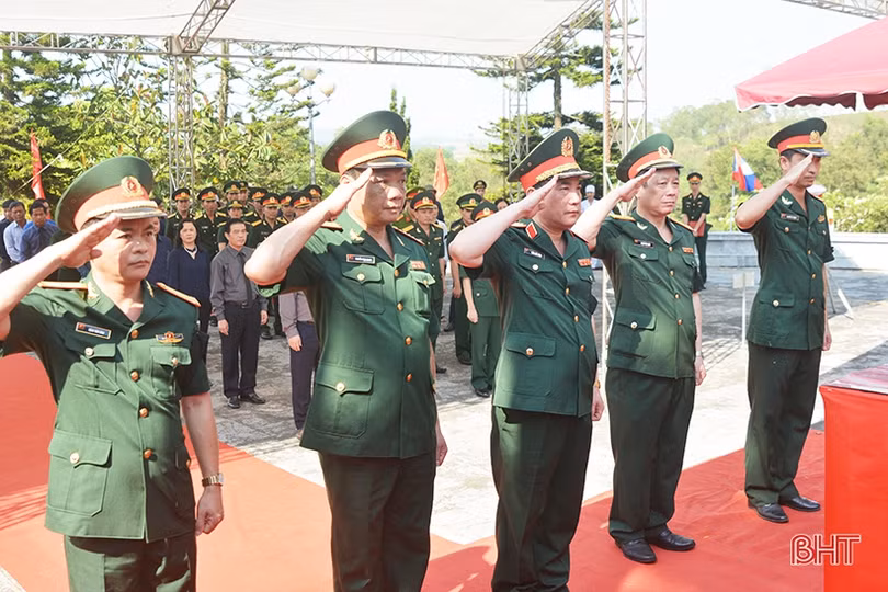 Hà Tĩnh tổ chức trọng thể lễ truy điệu, an táng hài cốt liệt sỹ Việt Nam hy sinh tại Lào