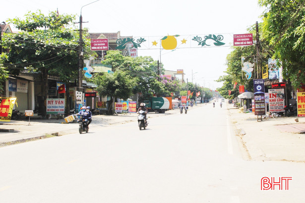 Mới đầu mùa, Hương Khê đã hứng chịu nắng nóng 40 độ C